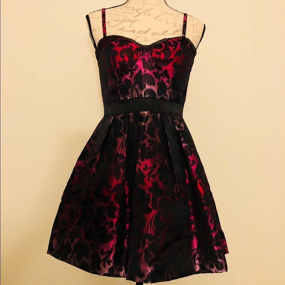 Cocktail Dress with Metal Accents Sz SP - Picture 2 of 7